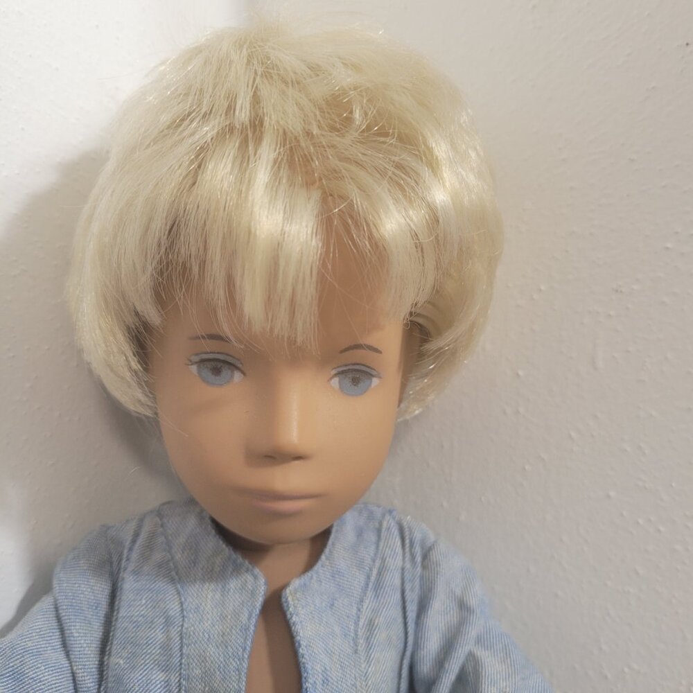 Vintage 70's Sasha Doll Gregor in Denim Outfit - Picture 3 of 8